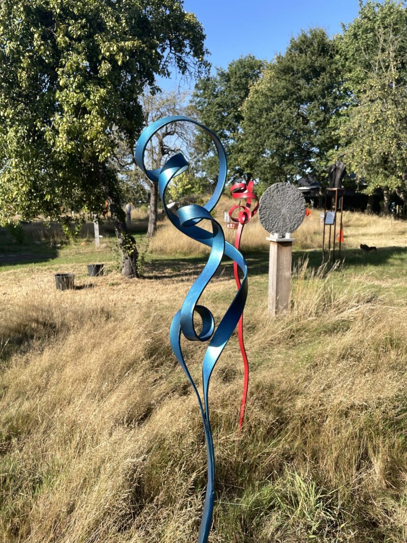kunst tussen het zomer gras8